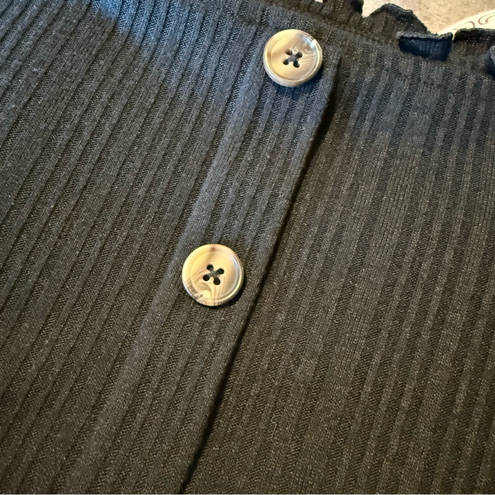 Aeropostale Aero Black Off Shoulder Top Size Medium - Picture 6 of 6